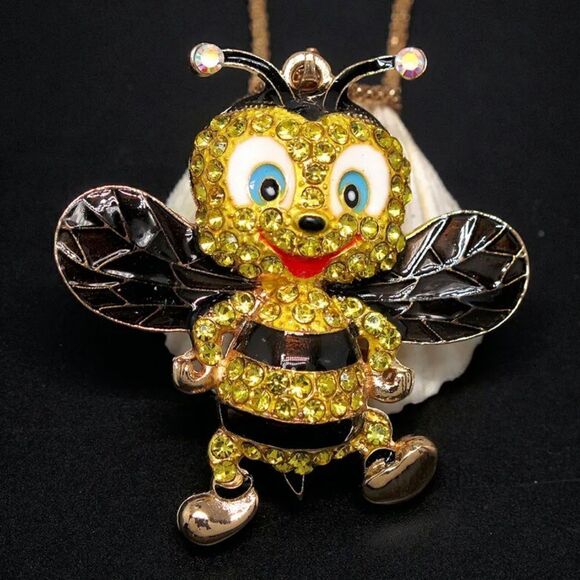 Yellow Crystal Cute Cartoon Bee Pendant Sweater Necklace NWOT - Picture 2 of 3
